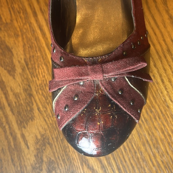 Vintage Maroon snake skin design kitten heel - Picture 3 of 7
